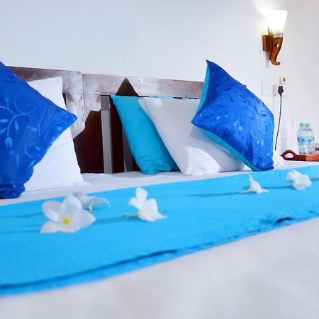 Blue Sky Beach Resort Unawatuna Kültér fotó