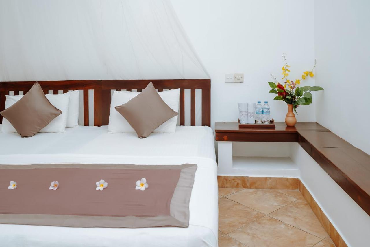 Blue Sky Beach Resort Unawatuna Kültér fotó