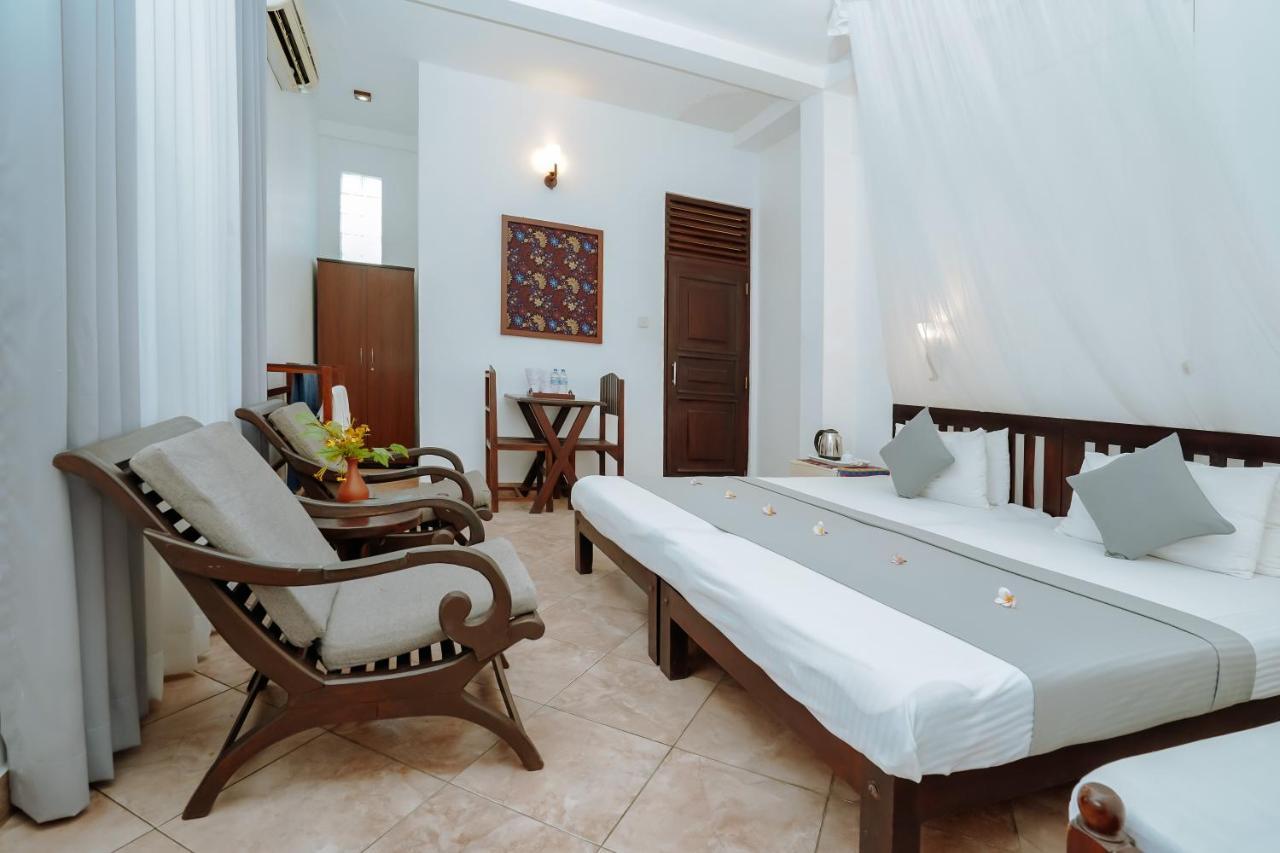 Blue Sky Beach Resort Unawatuna Kültér fotó