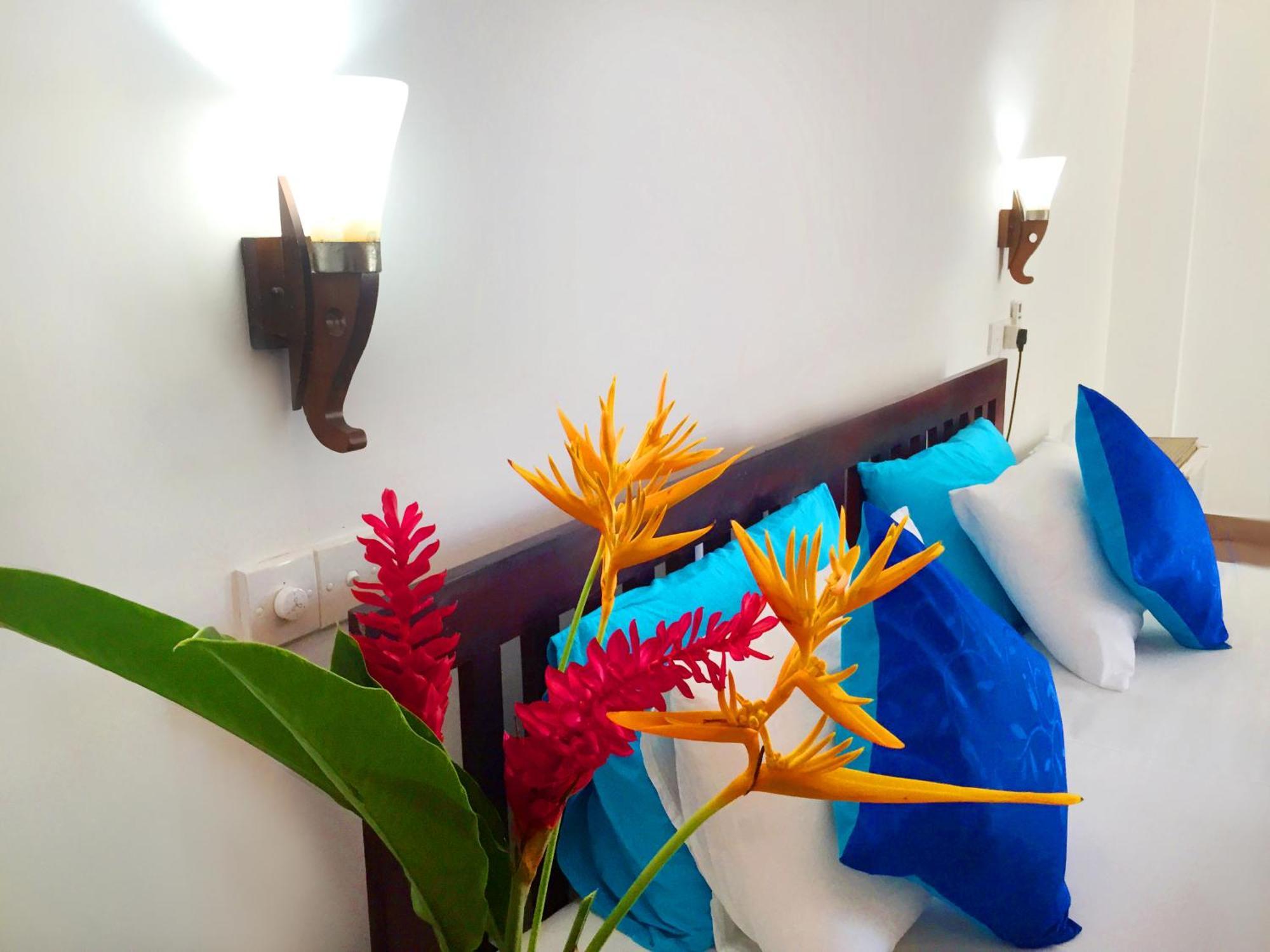 Blue Sky Beach Resort Unawatuna Kültér fotó