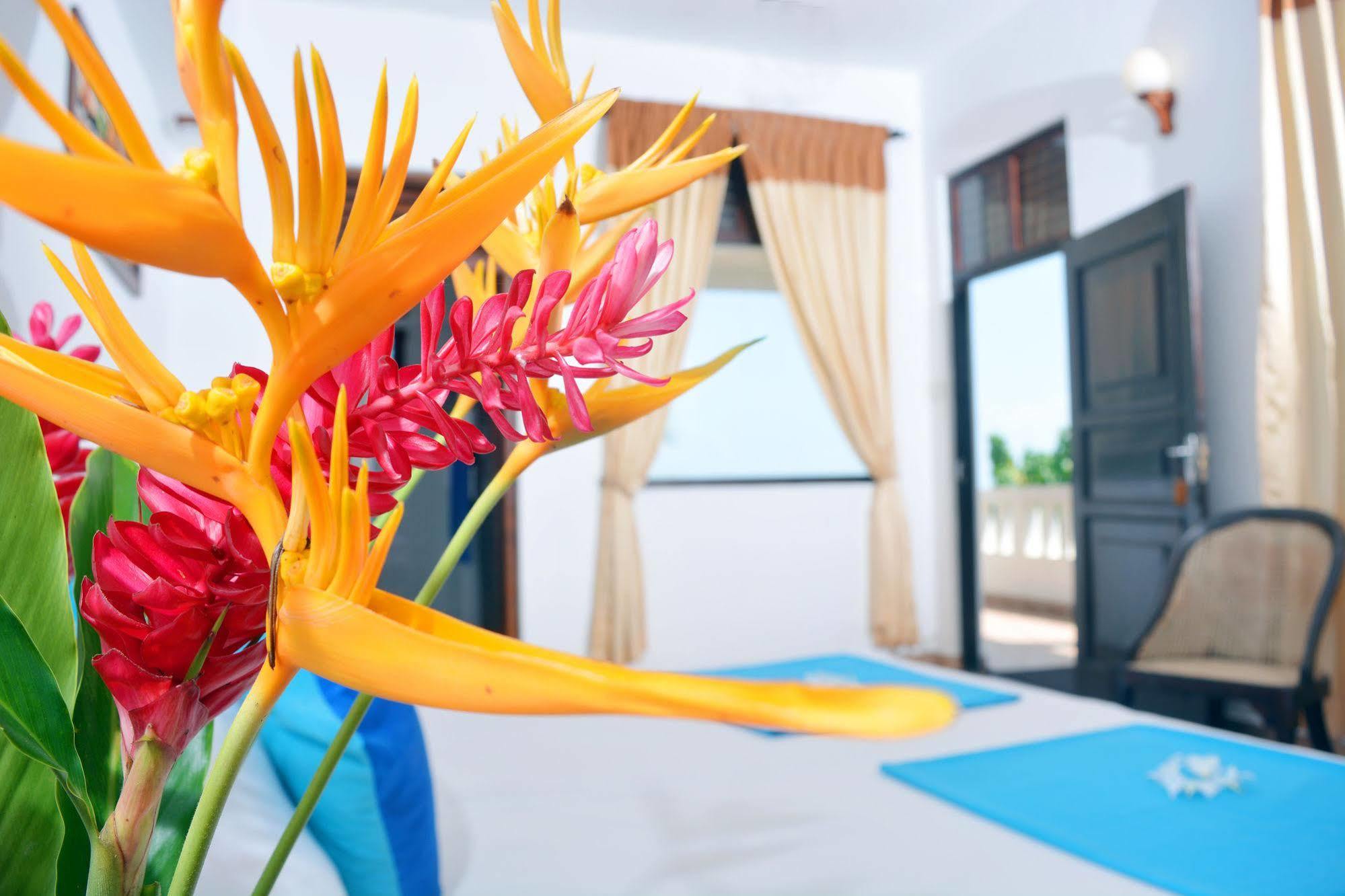 Blue Sky Beach Resort Unawatuna Kültér fotó
