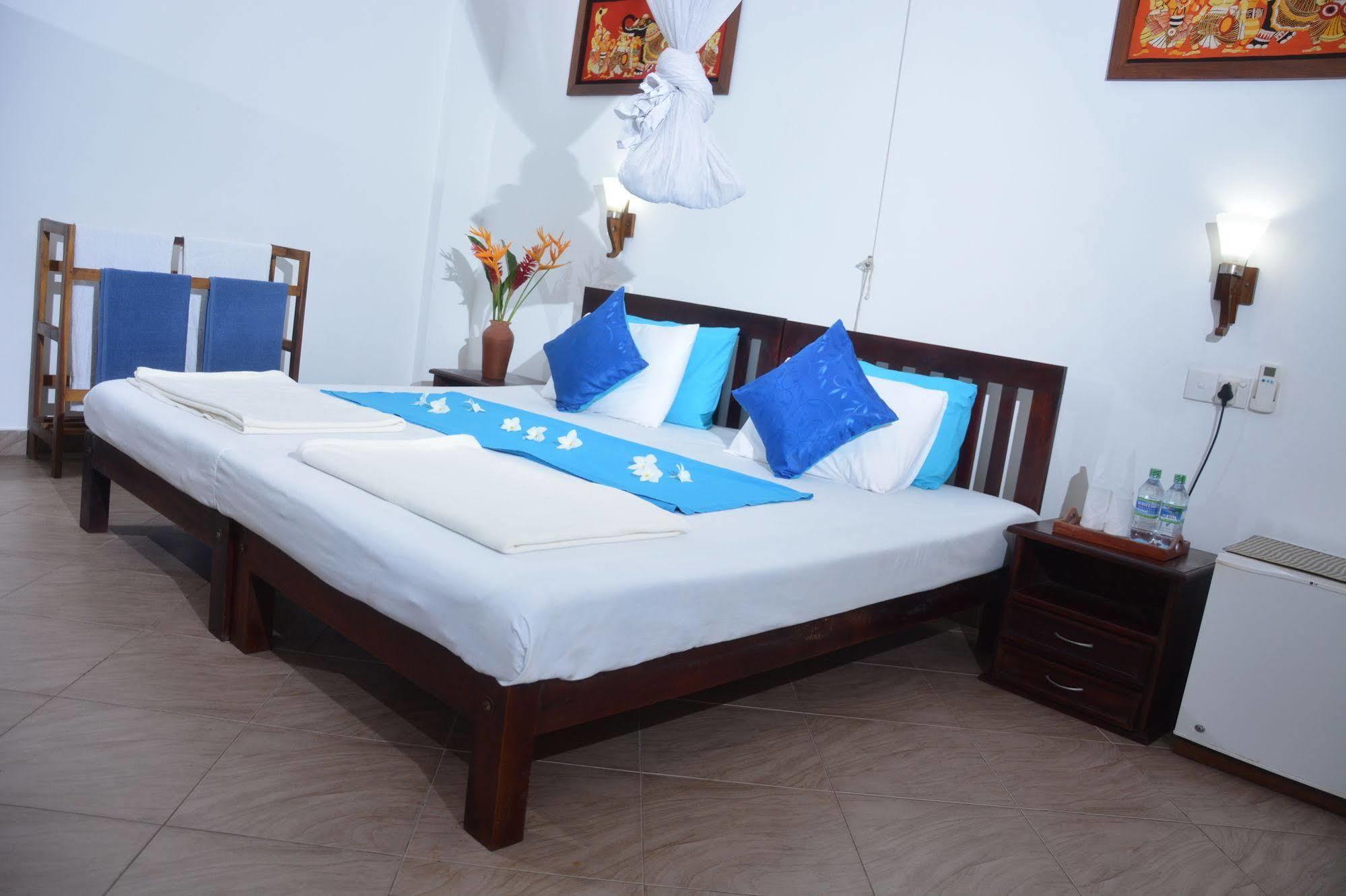 Blue Sky Beach Resort Unawatuna Kültér fotó