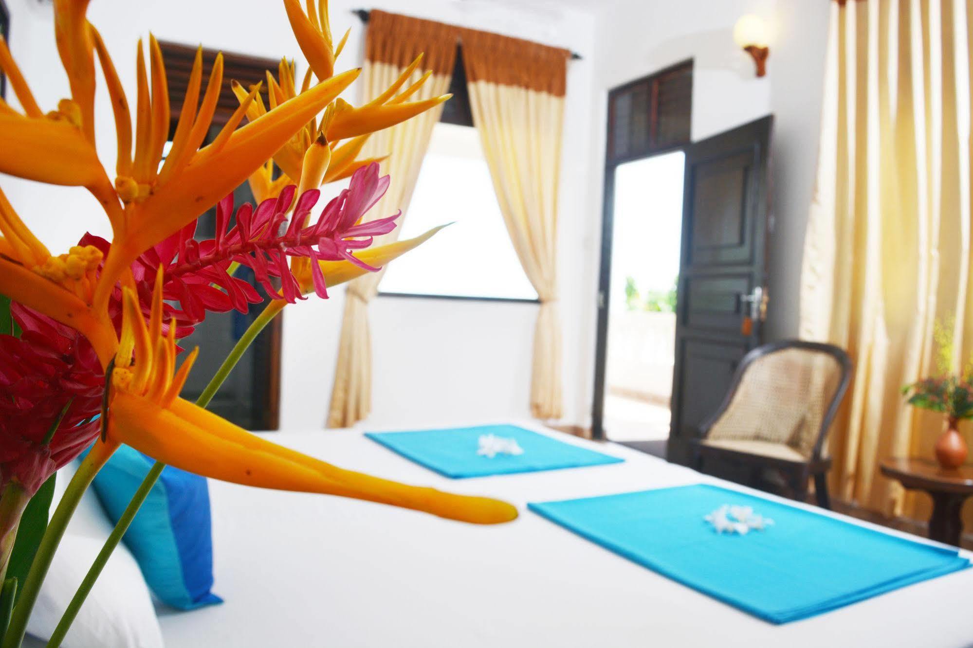 Blue Sky Beach Resort Unawatuna Kültér fotó